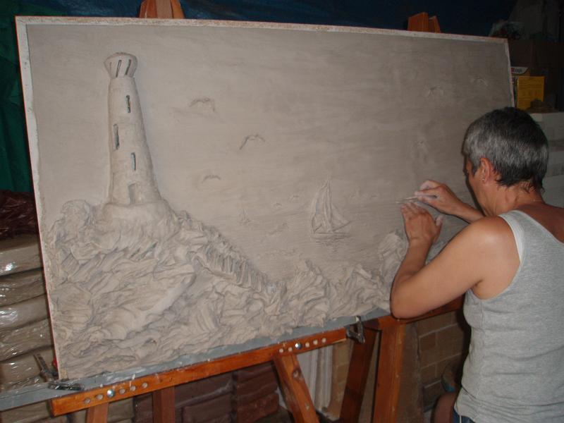 GODOY HACIENDO MURAL (2).JPG